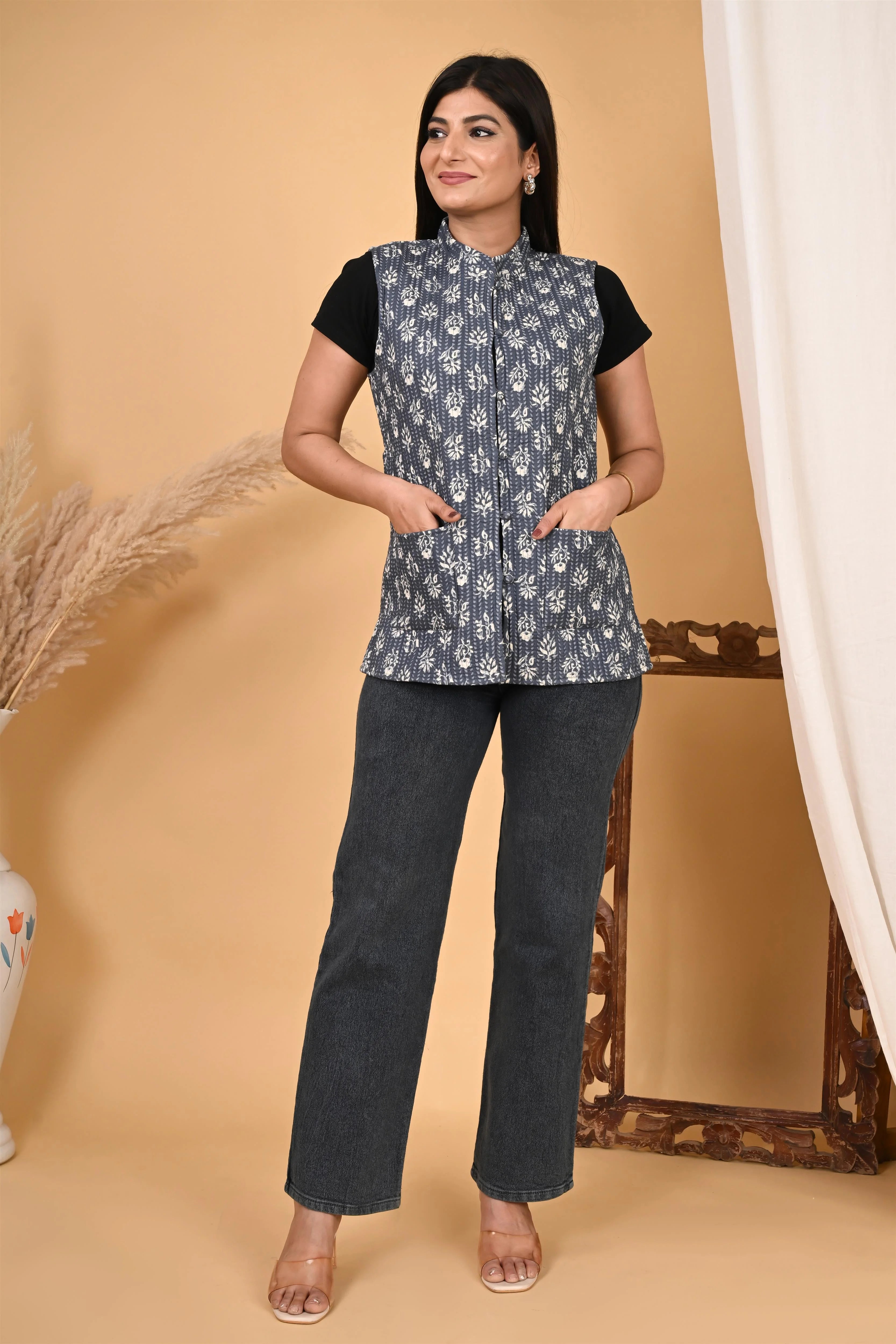 Winter Grey Sleeveless Reversible Jaipuri Cotton Quilted Jackets For Women