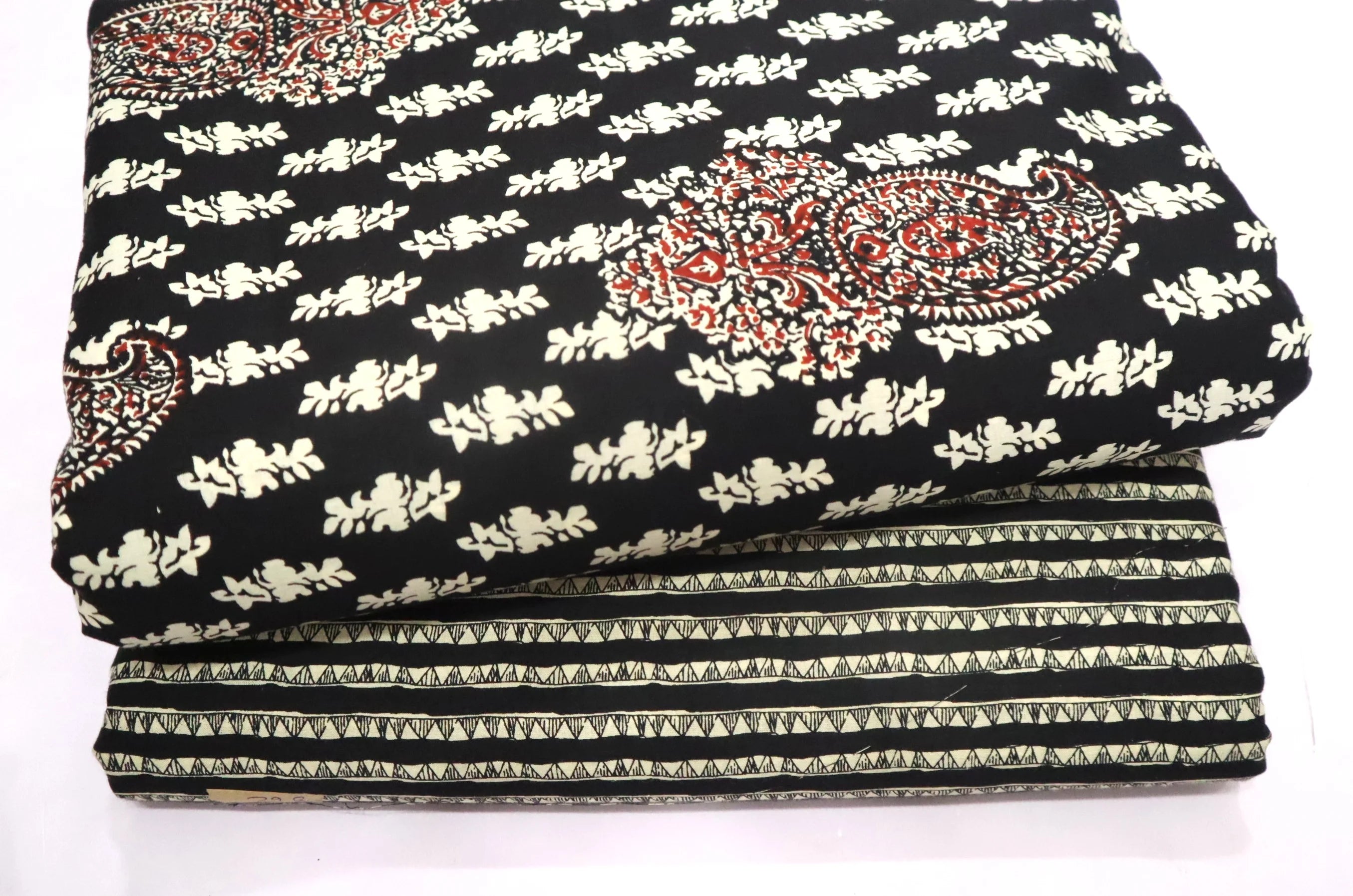 Screen Printed Pure Cotton Fabric Set ( Top and bottom 2.5 meter each )
