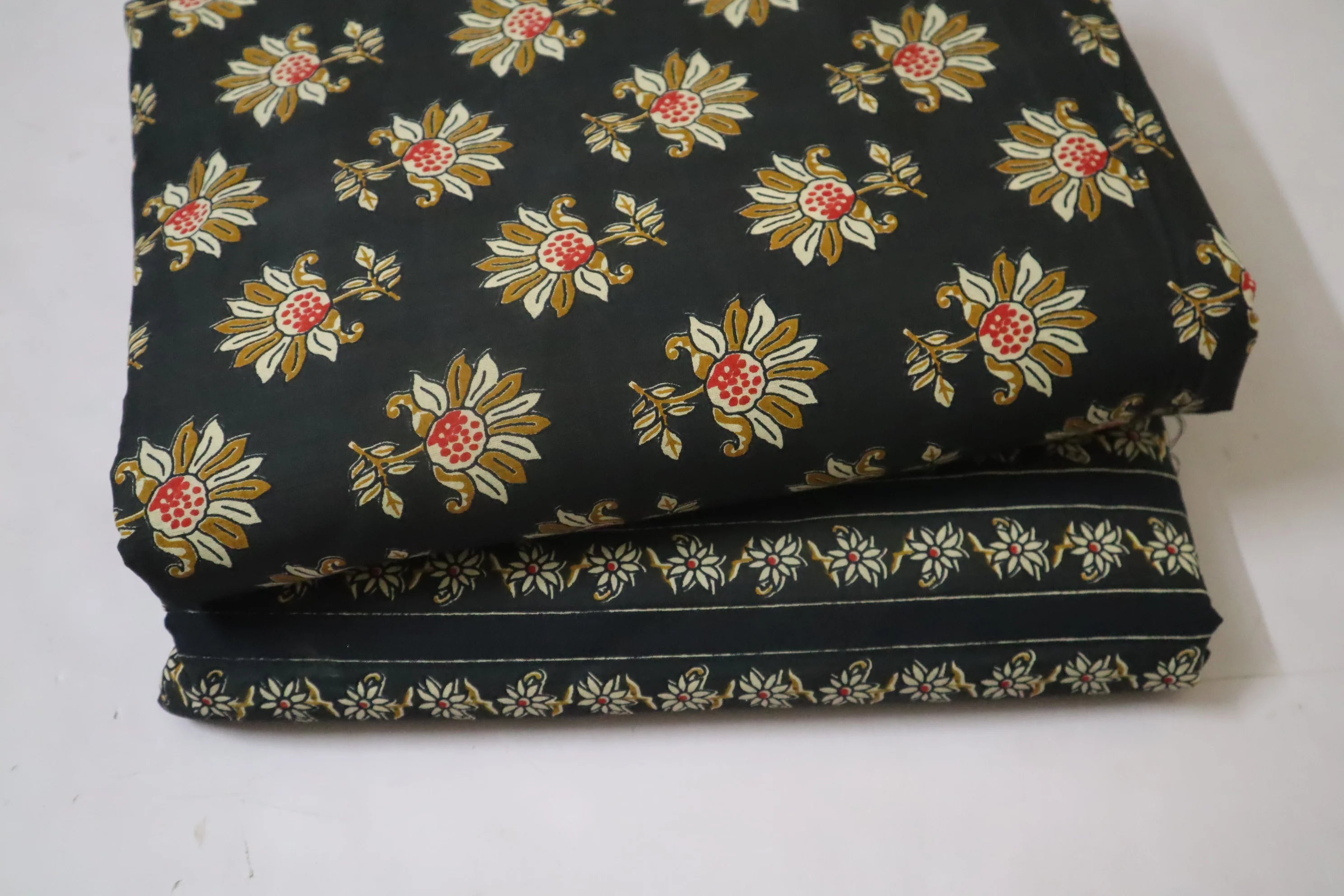 Screen Printed Pure Cotton Fabric Set ( Top and bottom 2.5 meter each )