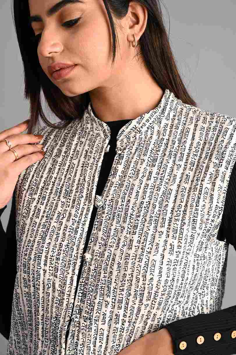 Winter White & Black Sleeveless Reversible Jaipuri Cotton Quilted Jackets For Women