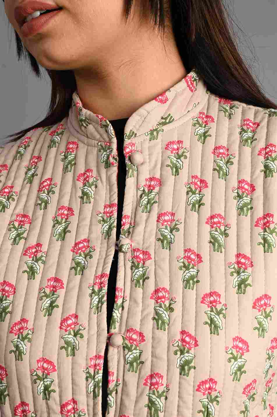 Winter Cream Sleeveless Reversible Jaipuri Cotton Quilted Jackets For Women