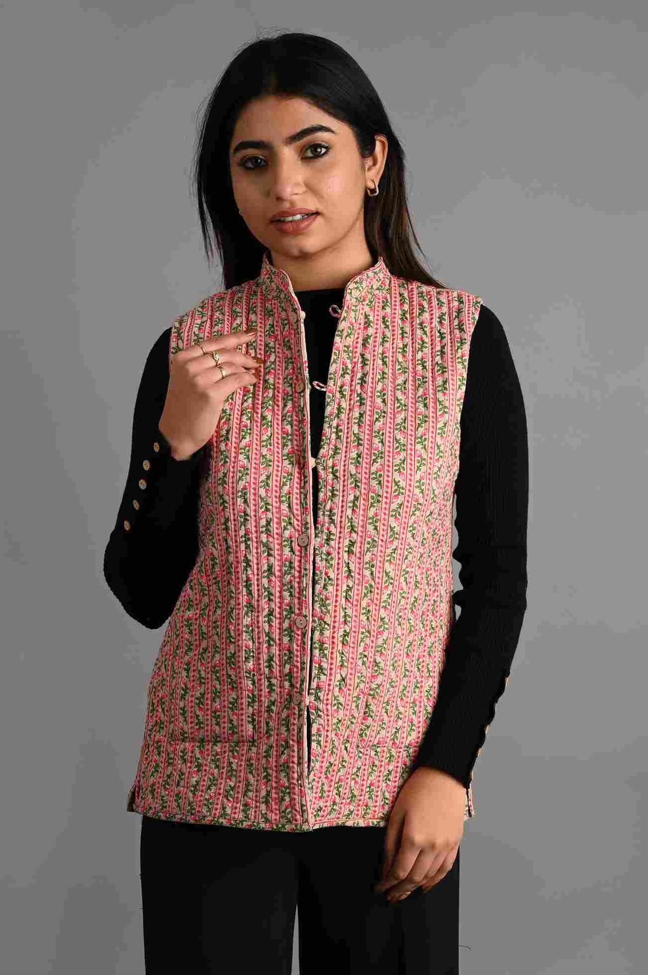 Winter Cream Sleeveless Reversible Jaipuri Cotton Quilted Jackets For Women